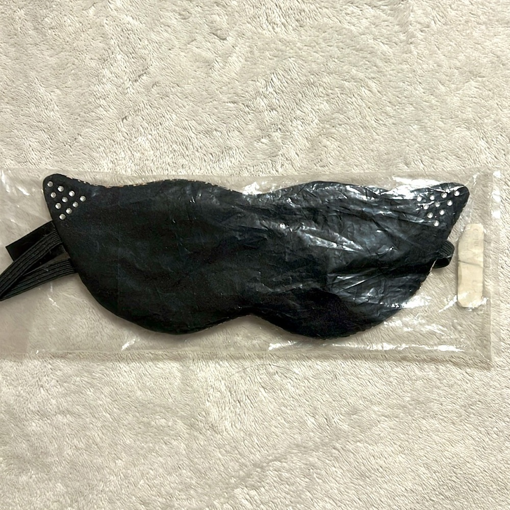 Frederick's of Hollywood Leopard Reversible Print Sleep Mask with Rhinestones - Picture 3 of 3